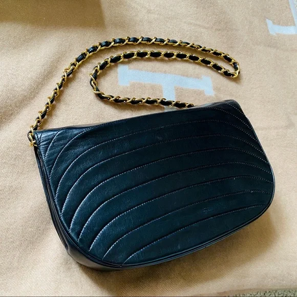 ✨ SOLD ✨ CHANEL Vintage lambskin shoulder bag 24K gold quilted classic chain - Picture 6 of 13